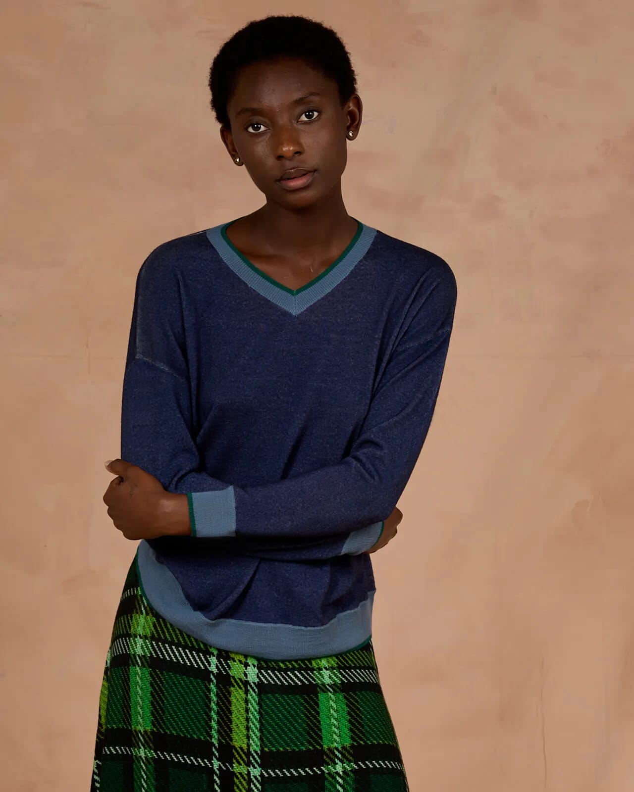 SOLID COLOR PRINT BATWING  SLEEVES V NECK...