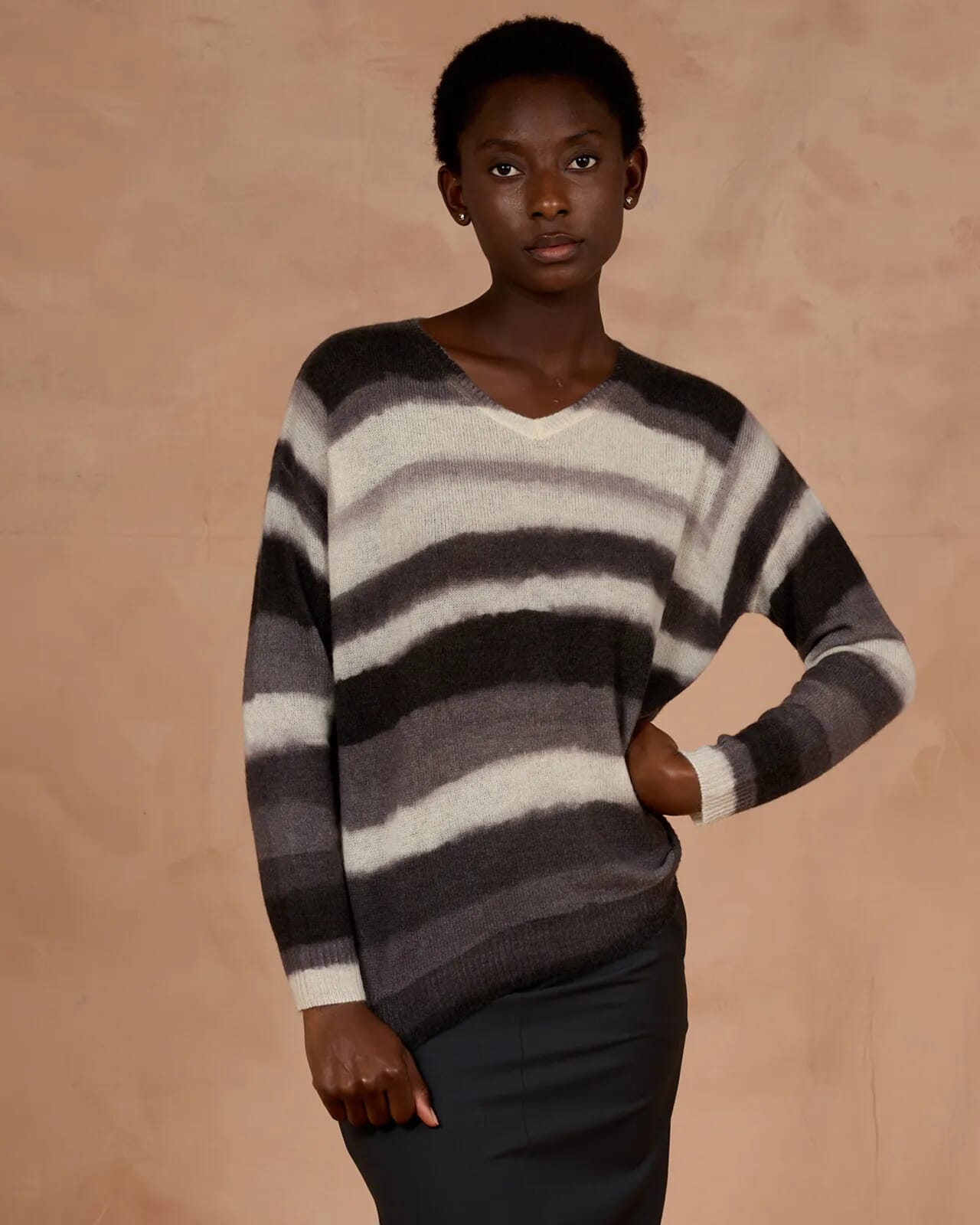GEOMETRIC PRINT V NECK JUMPER  COL.209