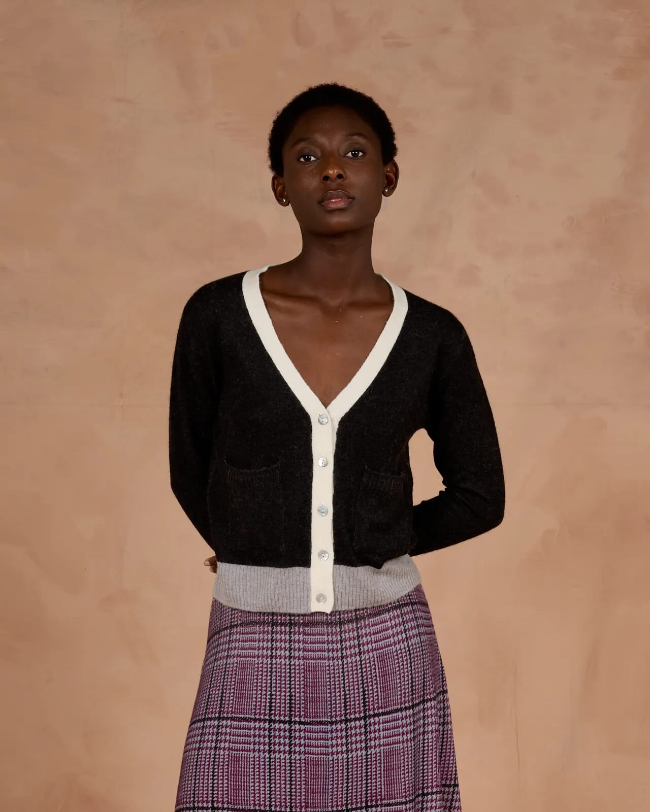 SOLID COLOUR CARDIGAN JACKET  COL. 051