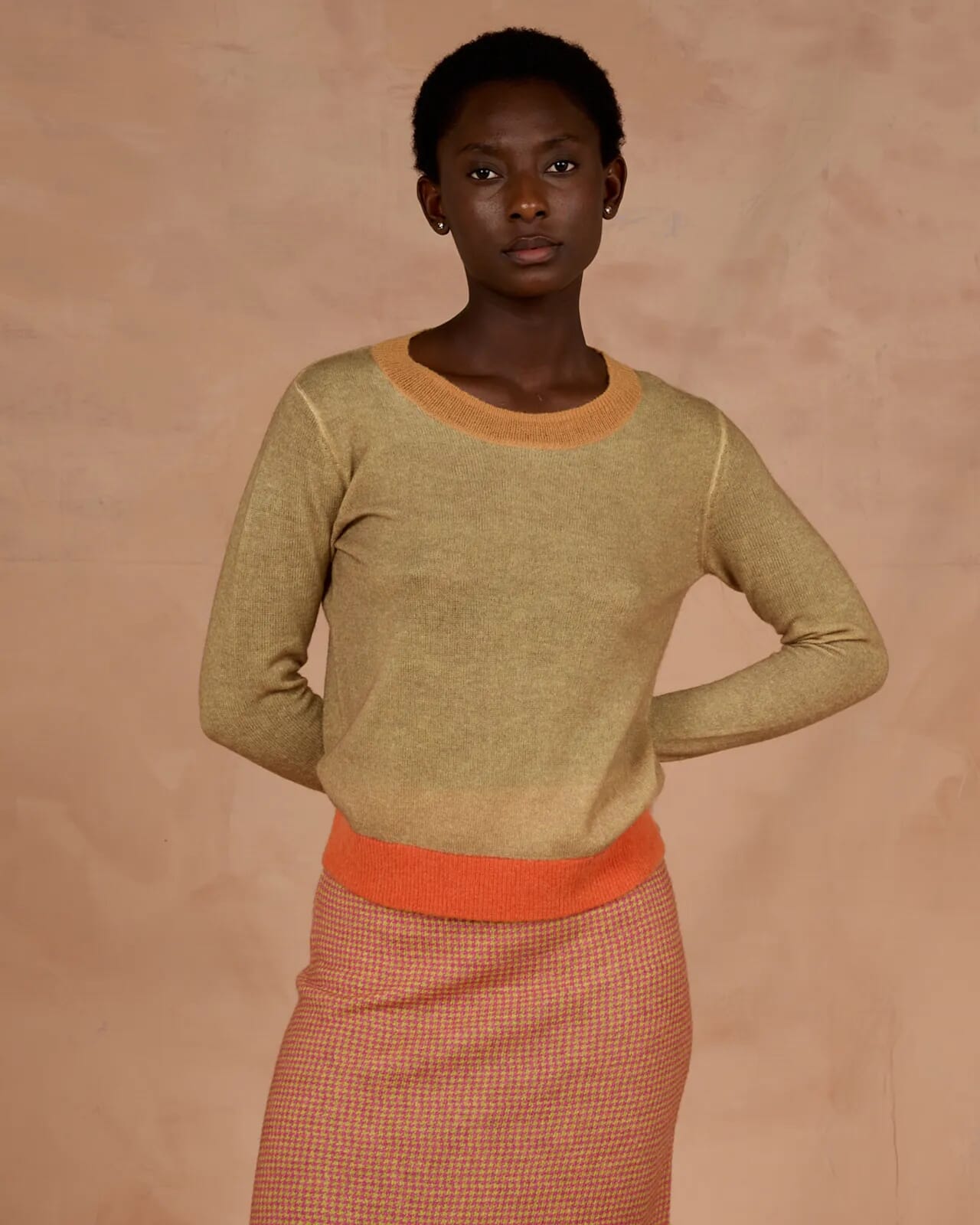 SOLID COLOUR CREWNECK JUMPER  COL.025