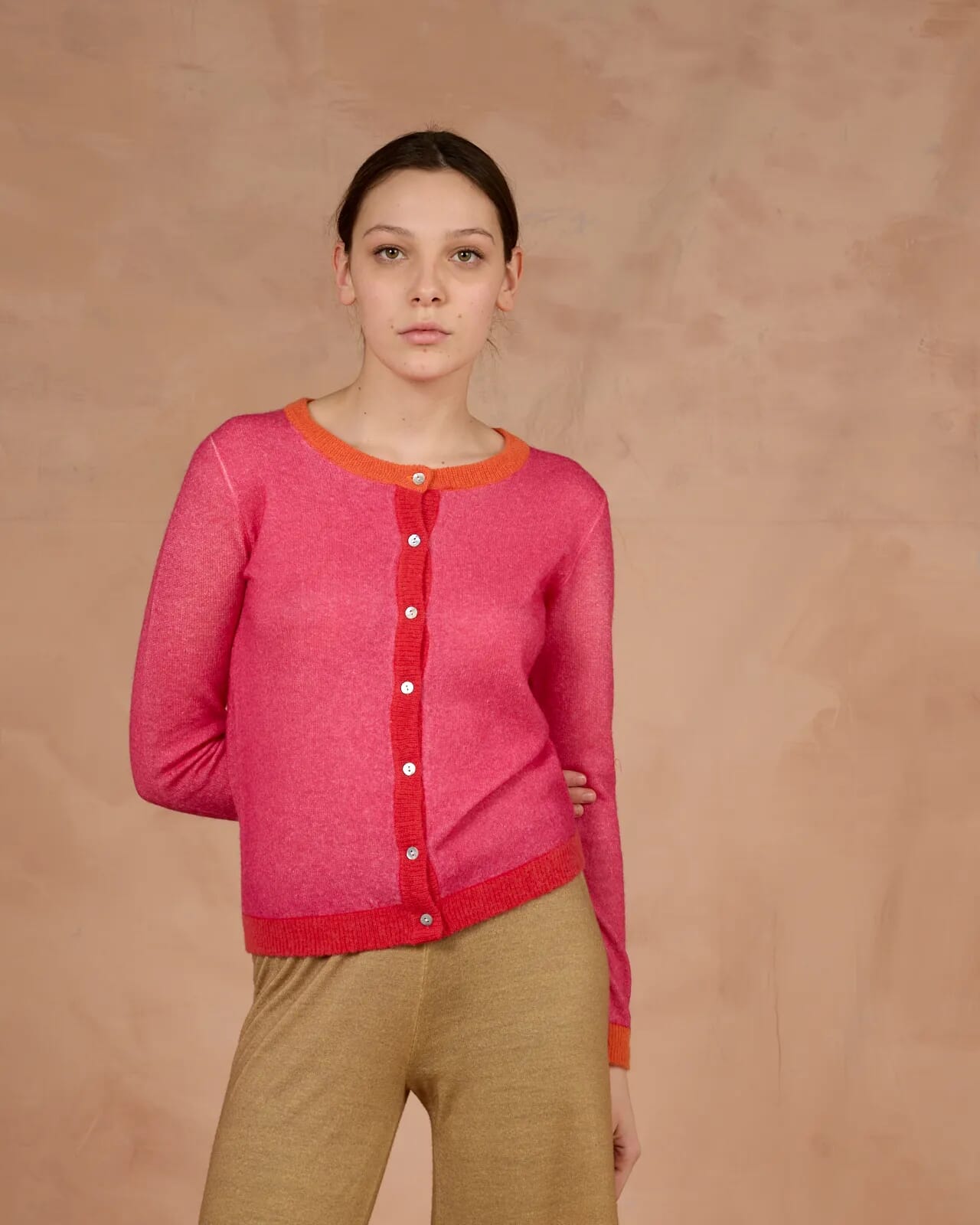 SOLID COLOUR CREWNECK CARDIGAN COL.027