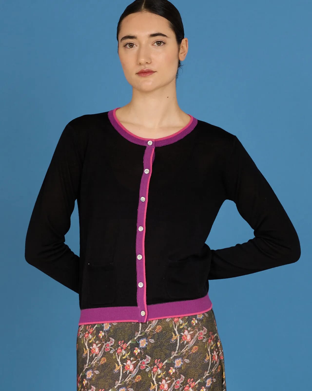 CONTRAST-EDGE PRINT CARDIGAN WITH POCKETS COL. 051