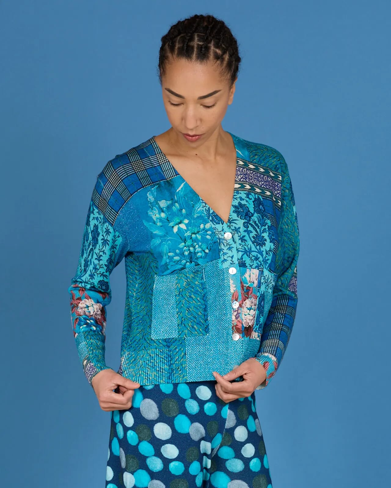 FLORAL PRINT V NECK CARDIGAN WITH POCKETS COL. 208