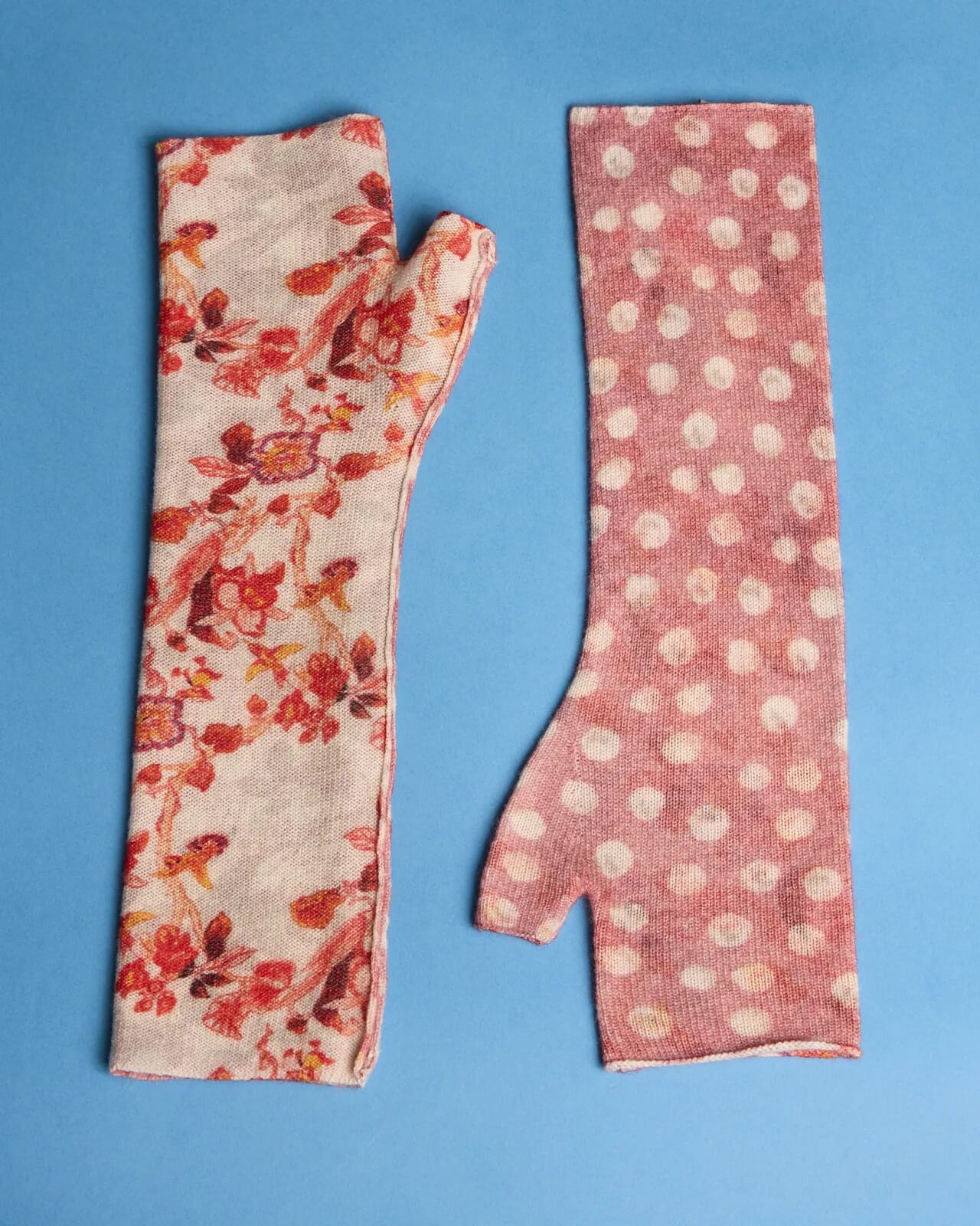MULTI PRINT REVERSIBLE GLOVES COL.001