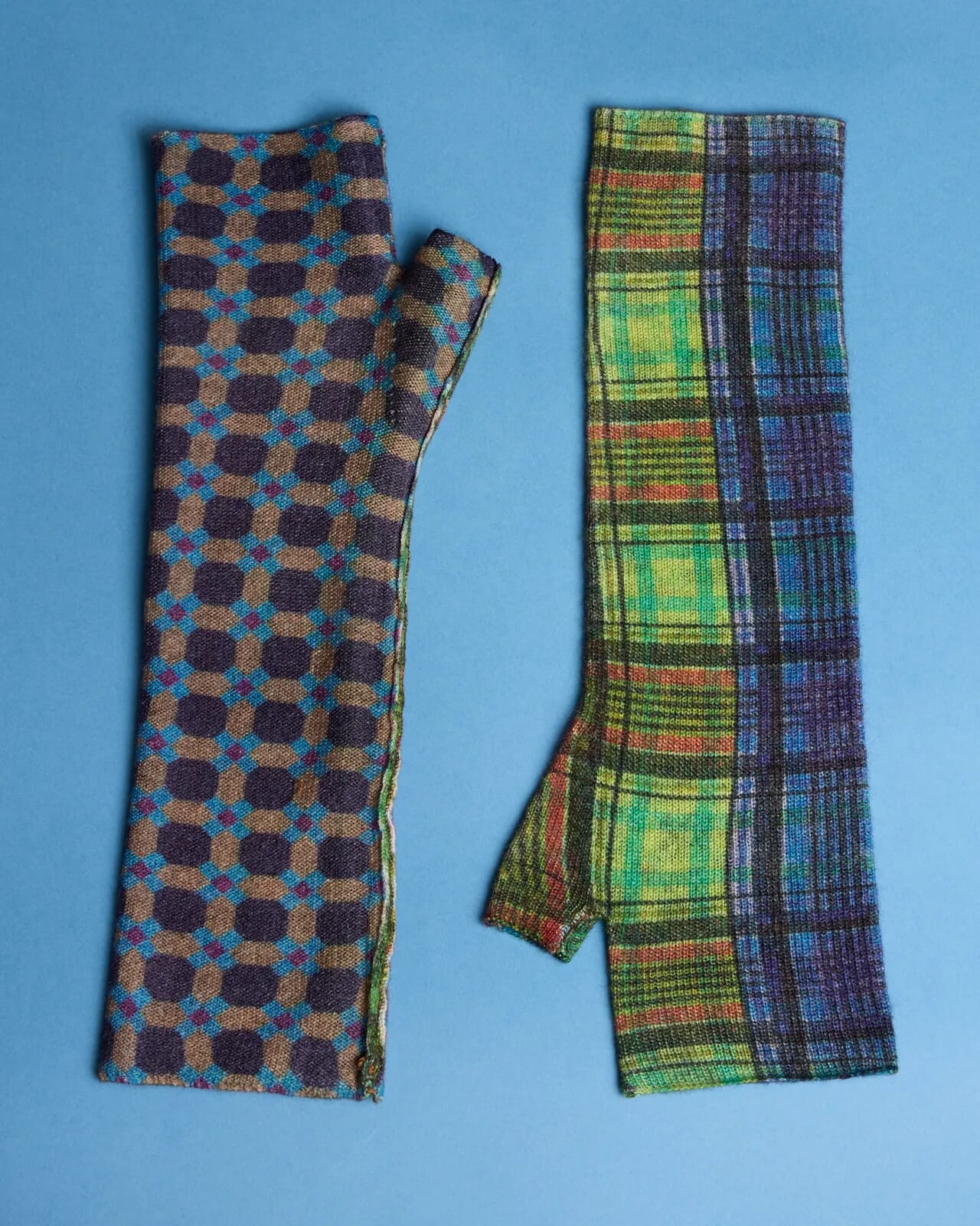 MULTI PRINT REVERSIBLE GLOVES COL.003