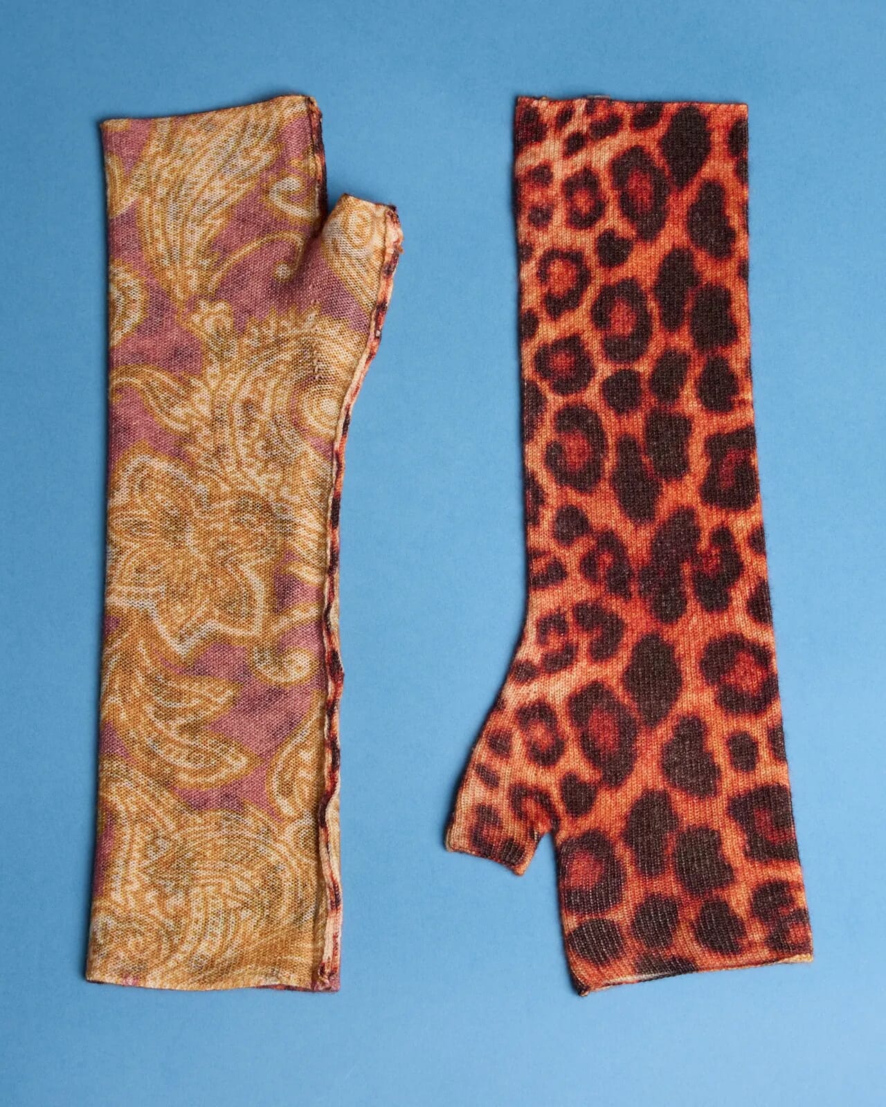 MULTI PRINT REVERSIBLE GLOVES COL.004