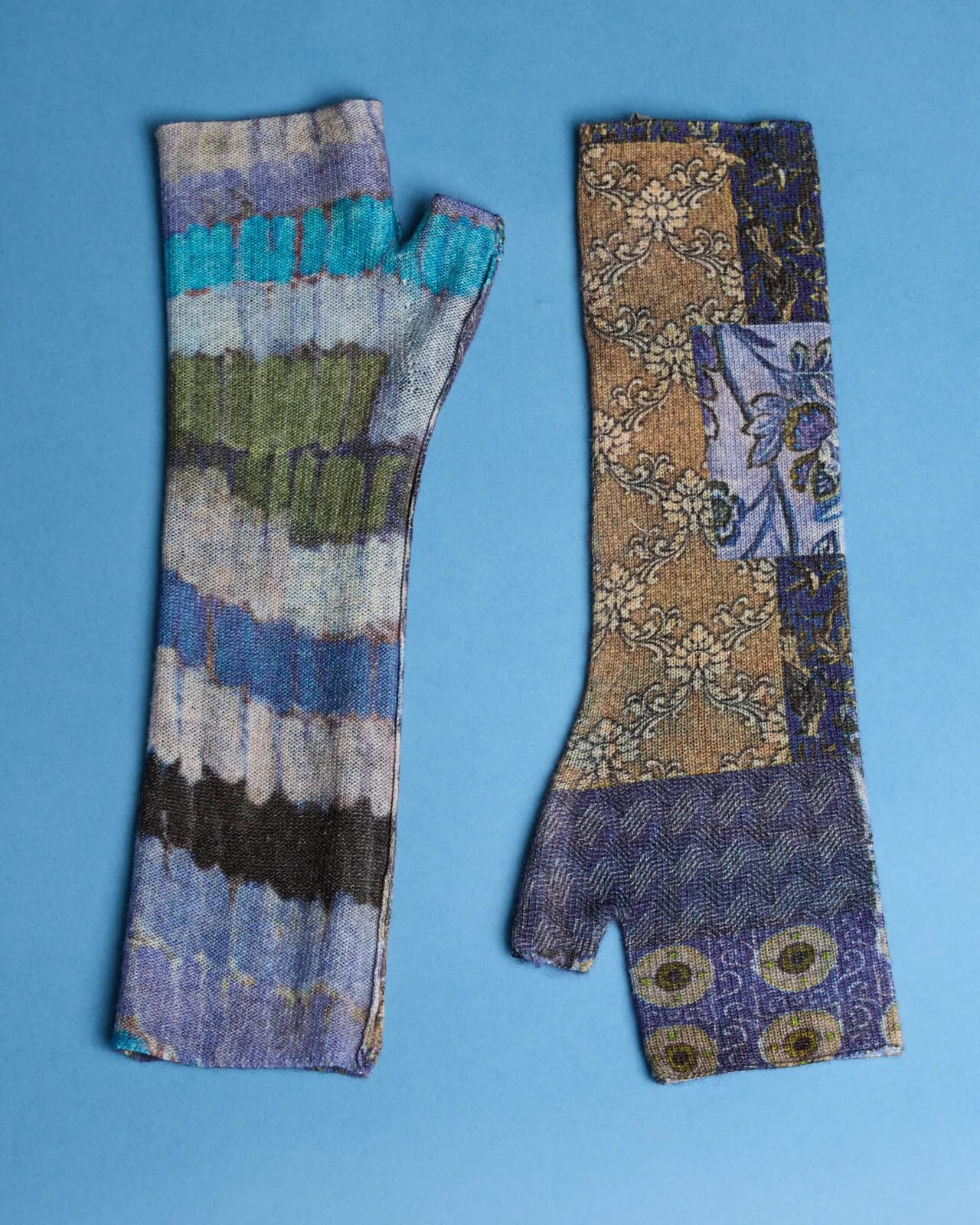 MULTI PRINT REVERSIBLE GLOVES COL.016