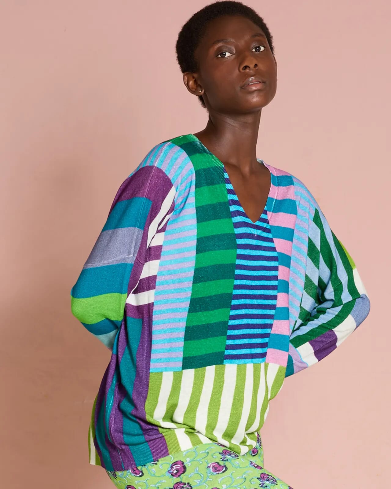 GEOMETRIC PRINT V NECK OVERSIZED JUMPER COL.405