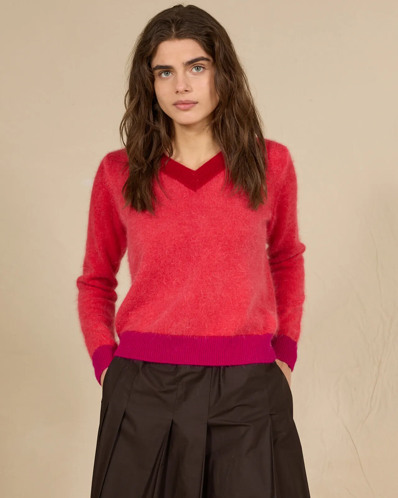 SOLID COLOUR V NECK JUMPER COL.017