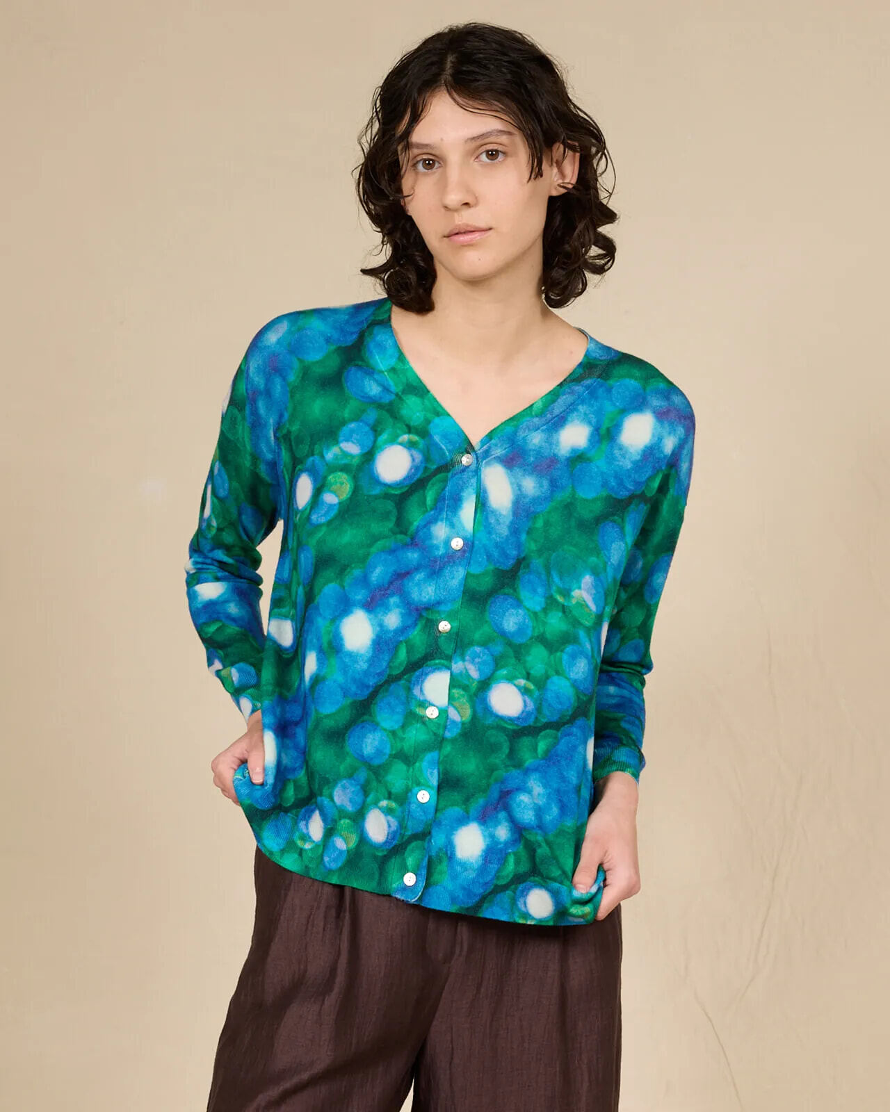 ABSTRACT PRINT V NECK CARDIGAN COL.208