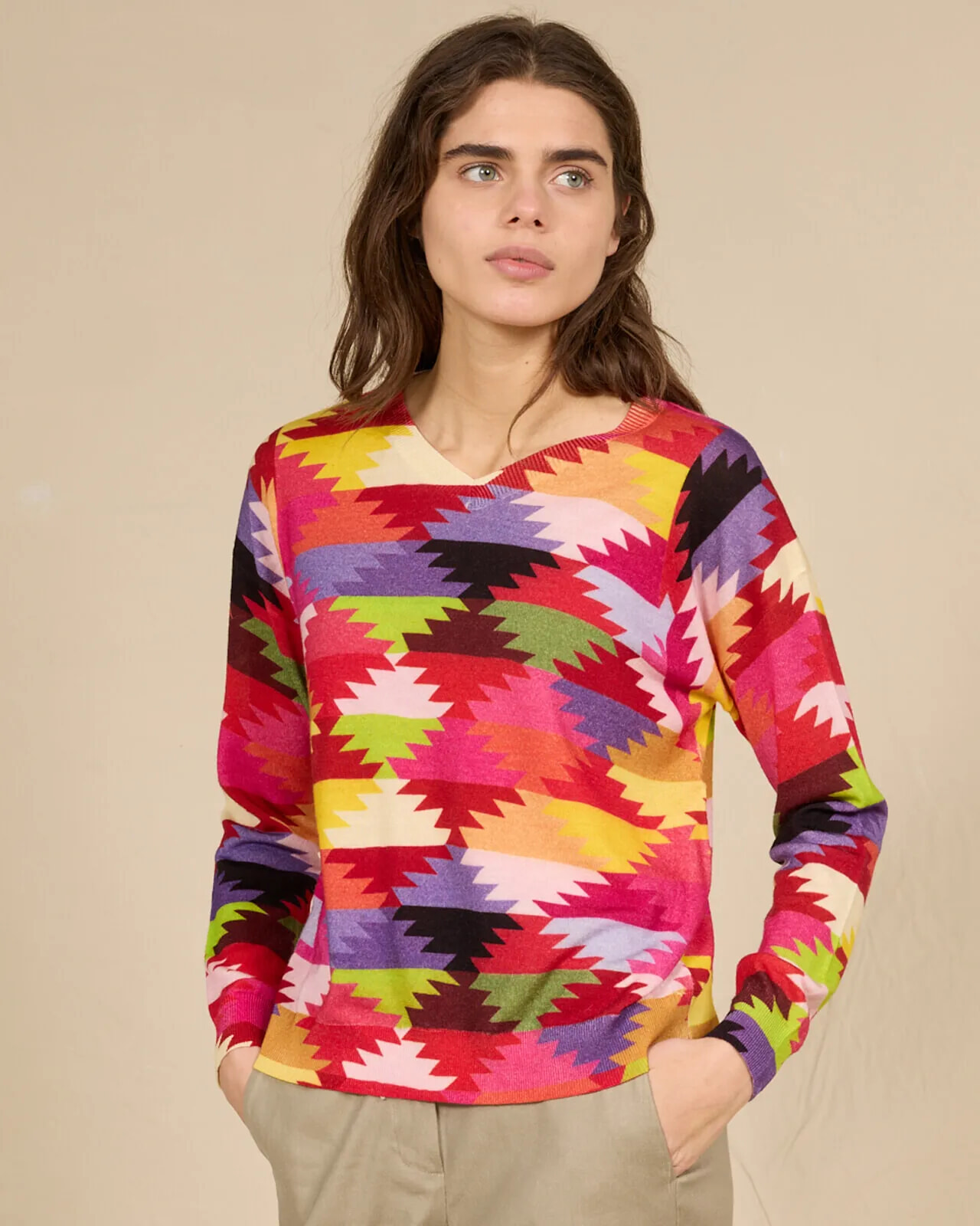 GEOMETRIC PRINT BATWING V NECK JUMPER COL.209