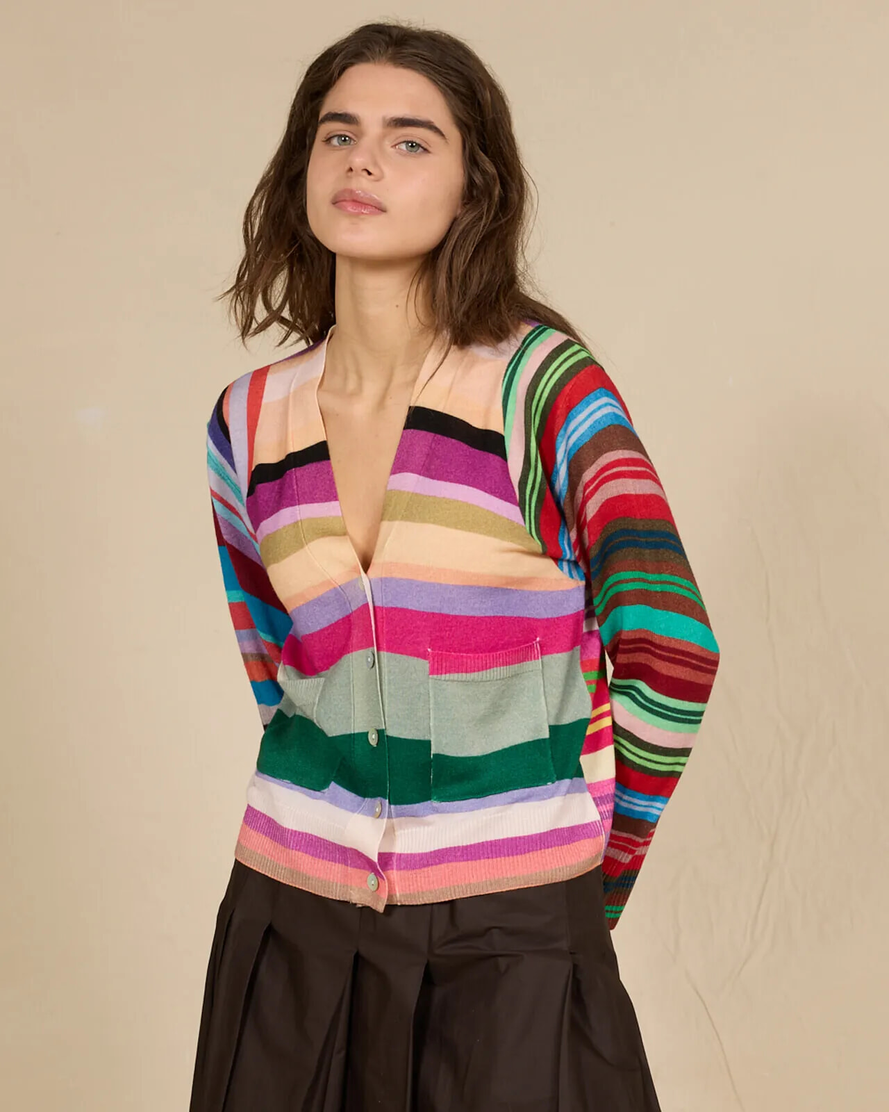 HORSEBIT PRINT V NECK CARDIGAN WITH POCKETS COL. 154