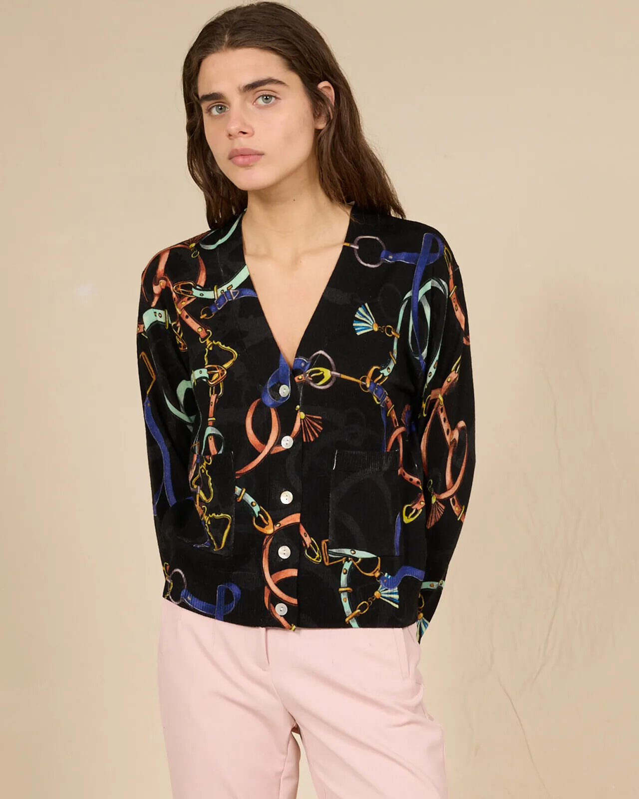HORSEBIT PRINT V NECK CARDIGAN WITH POCKETS COL. 104