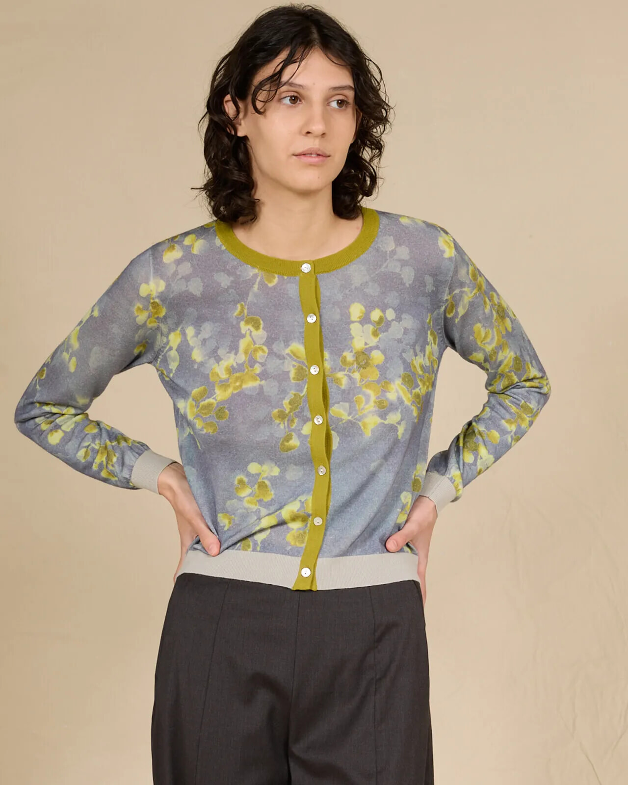 CONTRAST-EDGE FLORAL PRINT CARDIGAN COL. 207
