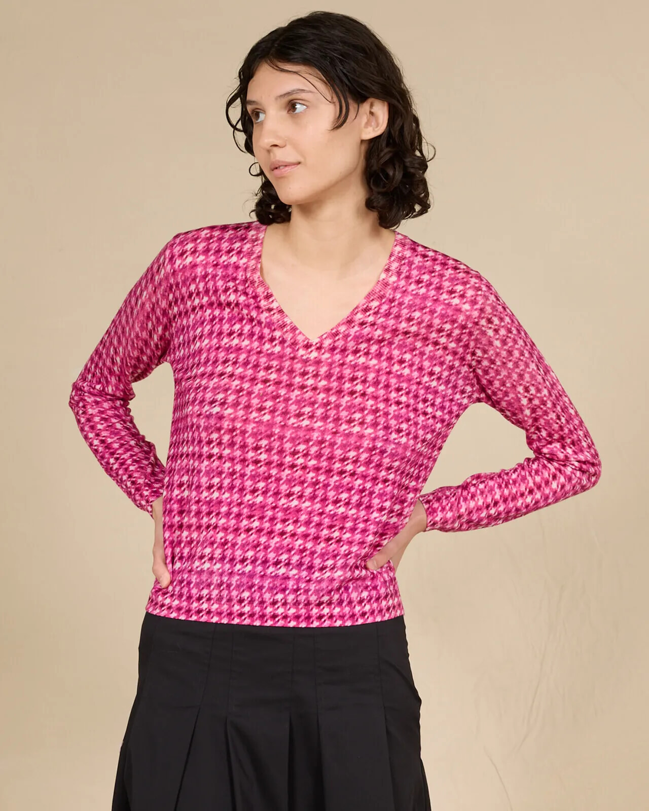 GEOMETRIC PRINT V NECK JUMPER COL. 230