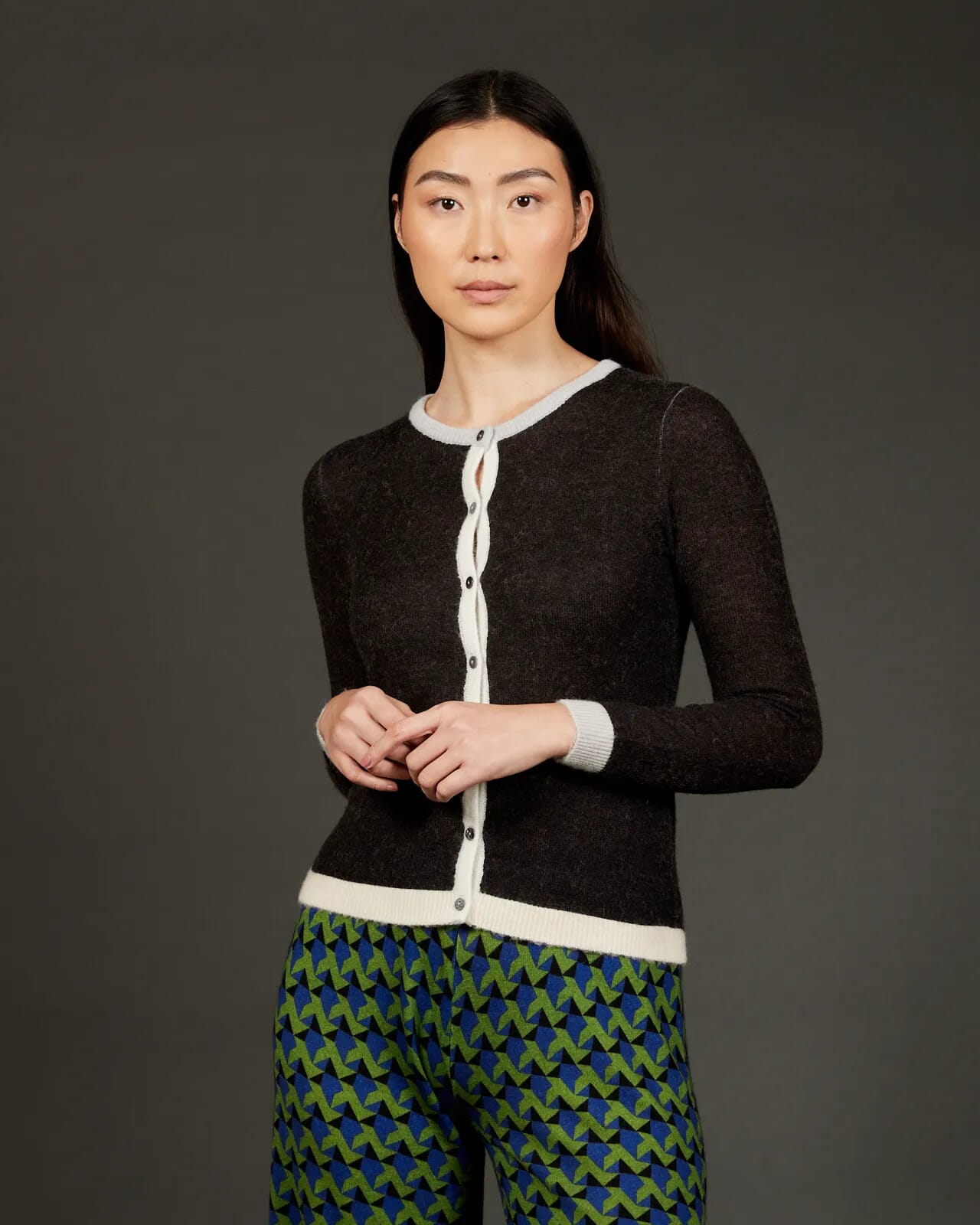 SOLID COLOUR PRINT CREWNECK CARDIGAN COL.031