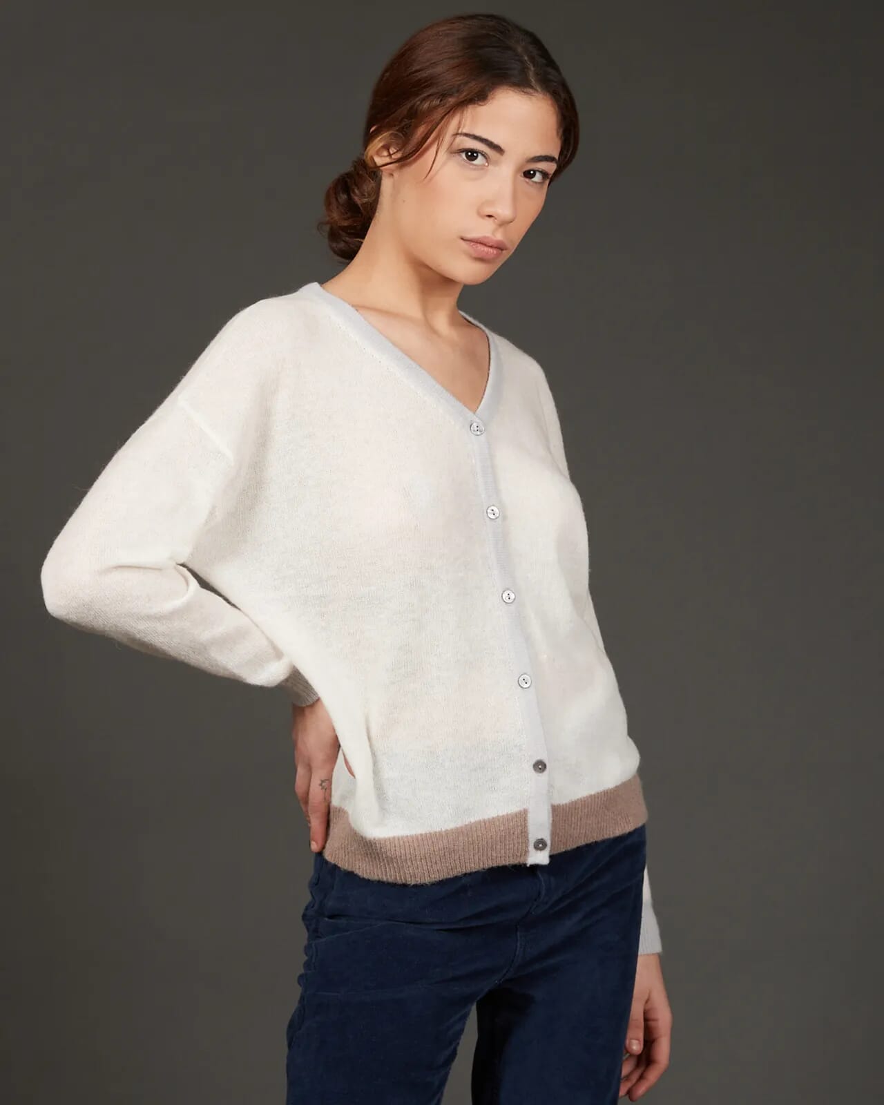 SOLID COLOUR PRINT V NECK CARDIGAN COL.030