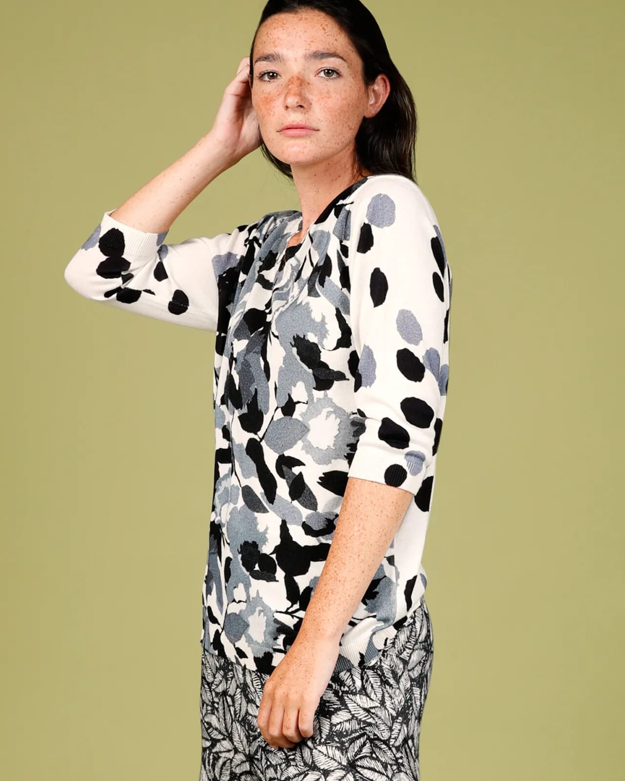 FLORAL AND POLKA DOTS PRINT DUPLEX V NECK JUMPER COL.1072